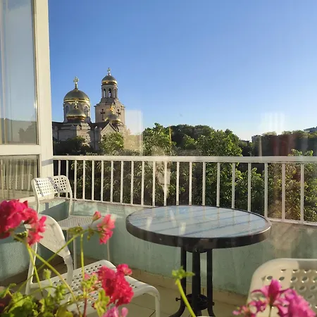Grand And Prime Apartment Varna